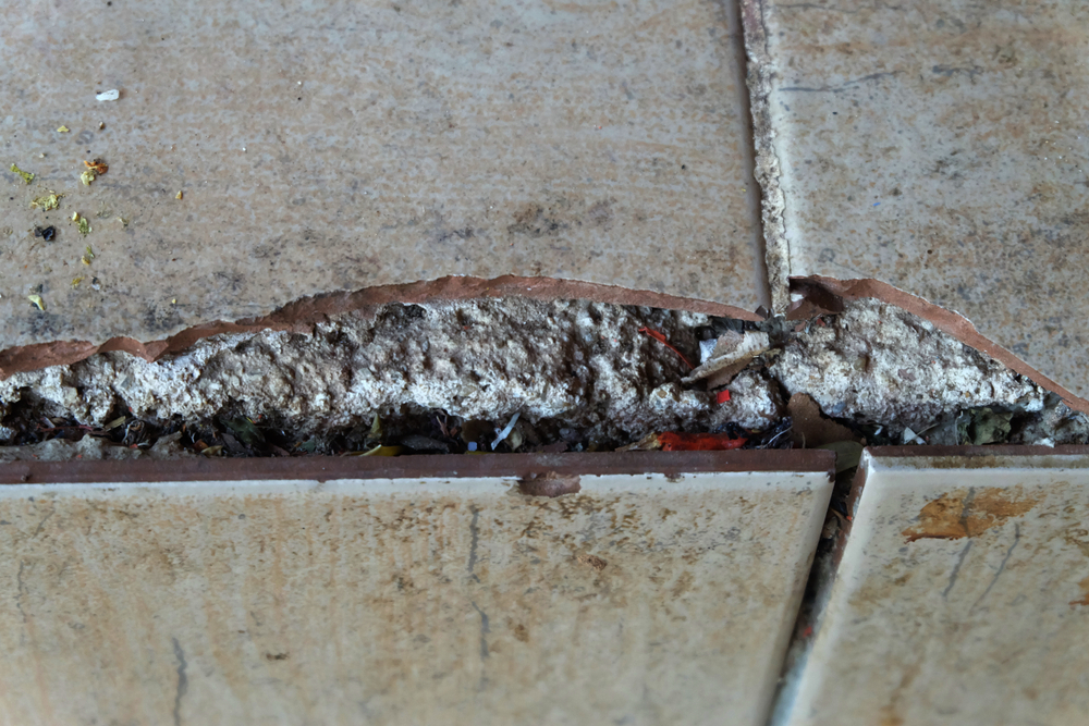 Asbestos Ceiling & Floor Tile Removal in Surrey, London & the South East: The risks of removing tiles yourself