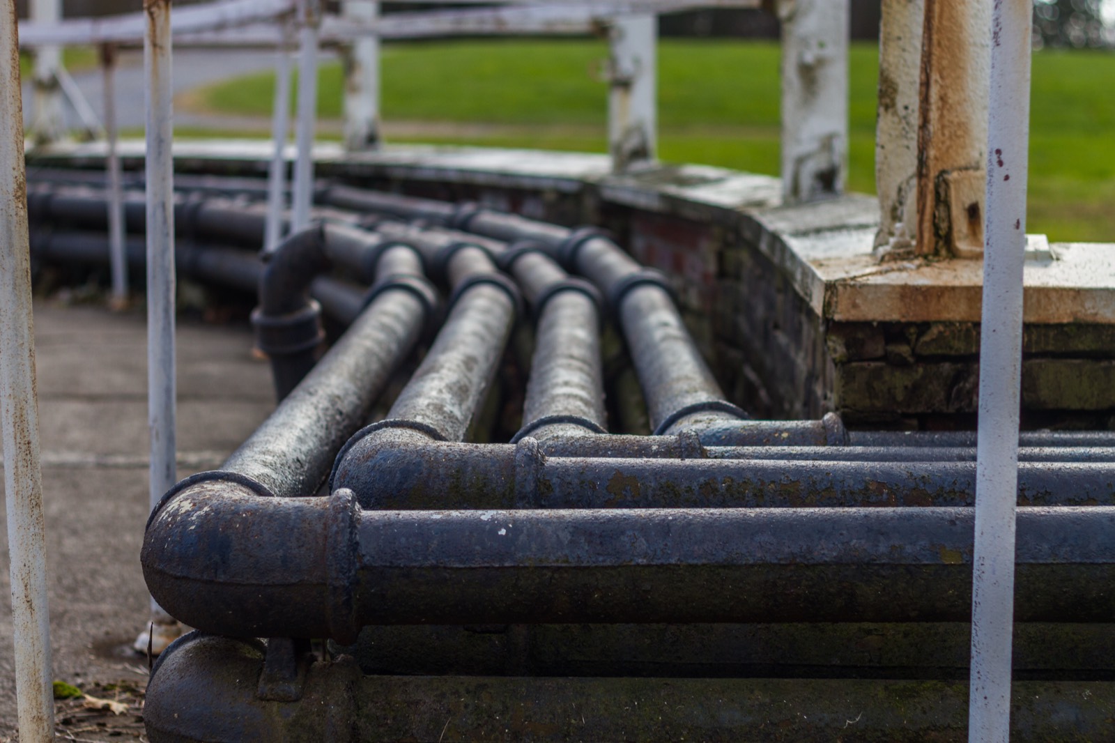 Asbestos Water Tank, Pipe & Flue Removal in Surrey, London & the South East: Asbestos pipe removal