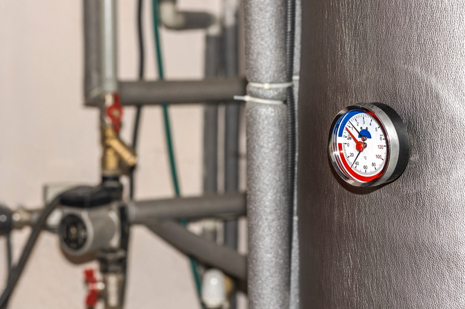 Asbestos Water Tank, Pipe & Flue Removal in Surrey, London & the South East: Asbestos water tank removal